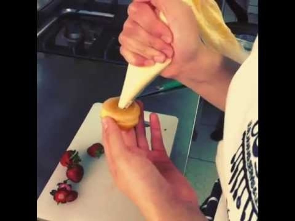 Profiterol ve Ekler Nasıl Doldurulur?