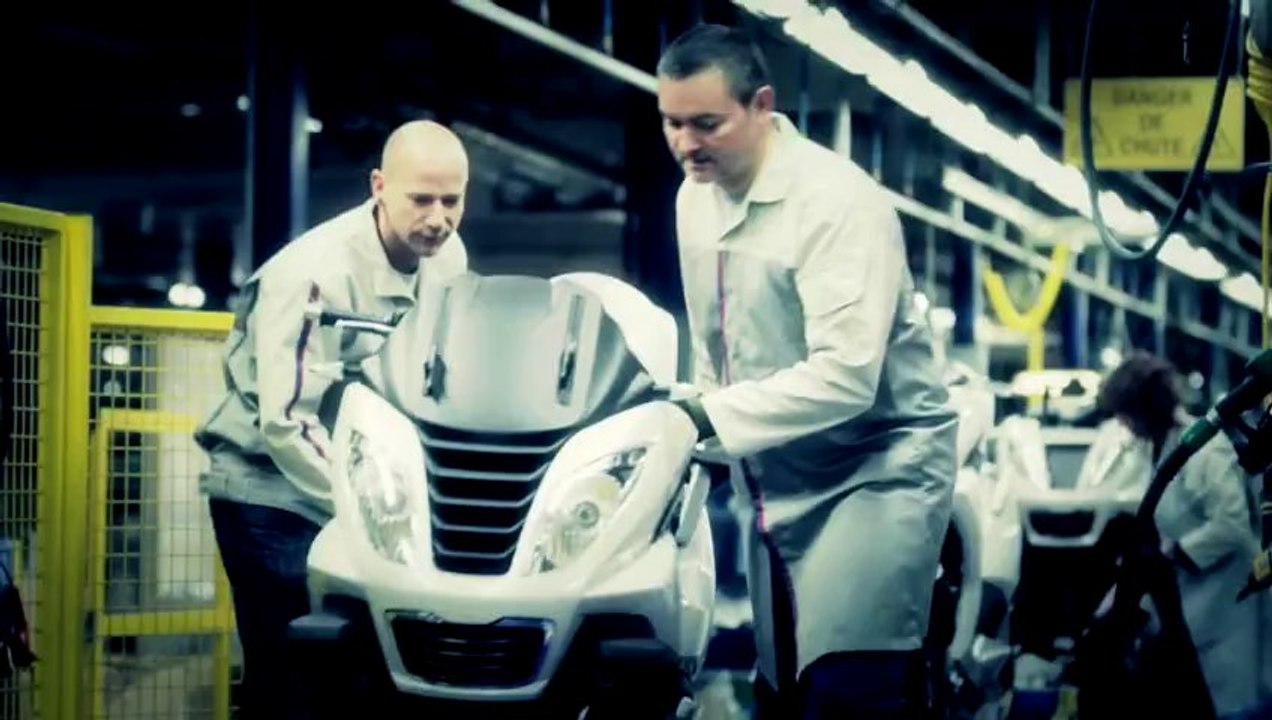Production Peugeot Metropolis (2013) - Vidéo officielle ( www.feline.cc )