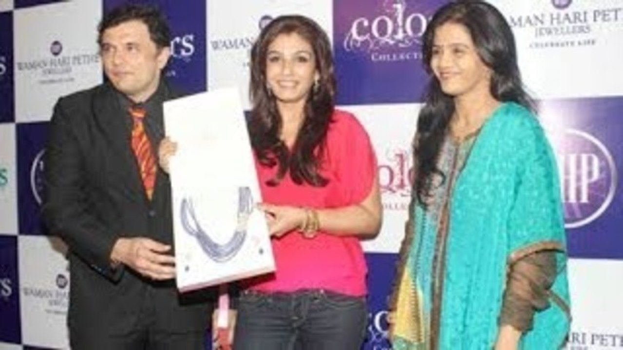Raveena Tandon Launch Waman Hari Pethe Jewellers New Collection Colors !
