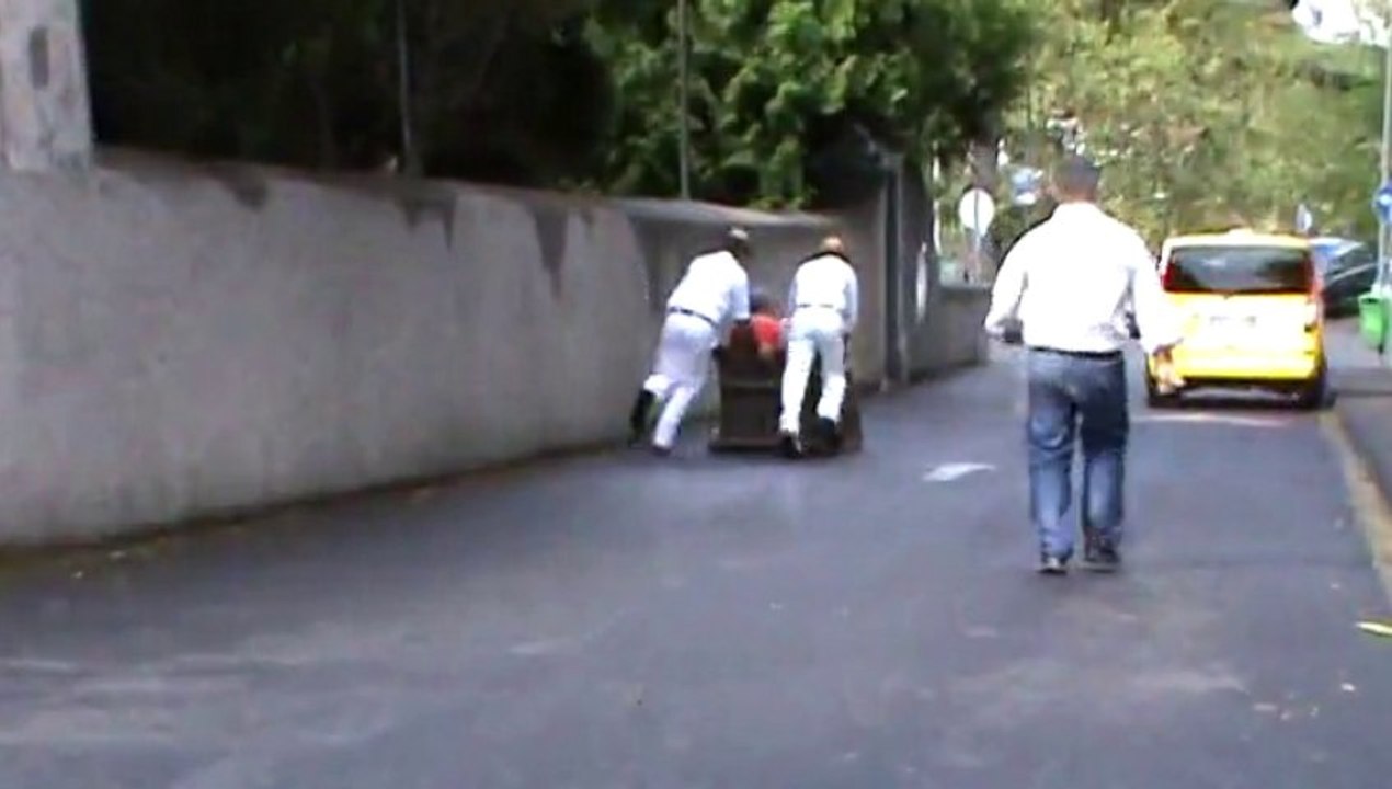 Schlittenfahrt auf Madeira Funchal Monte 25.09.2013 Hubert Fella Matthias und Dagmar Mangiapane