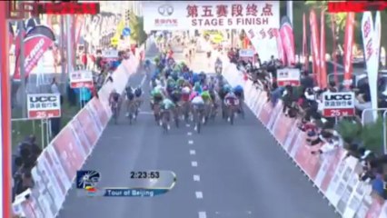 Intxausti maintains lead to take title