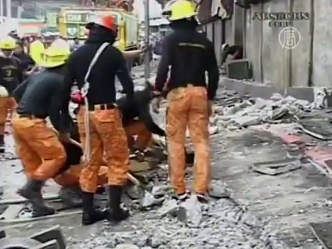 Жертв землетрясения на Филиппинах уже 20