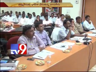 Guntur Collector meets officials to prepare for Cyclone Phailin's onslaught