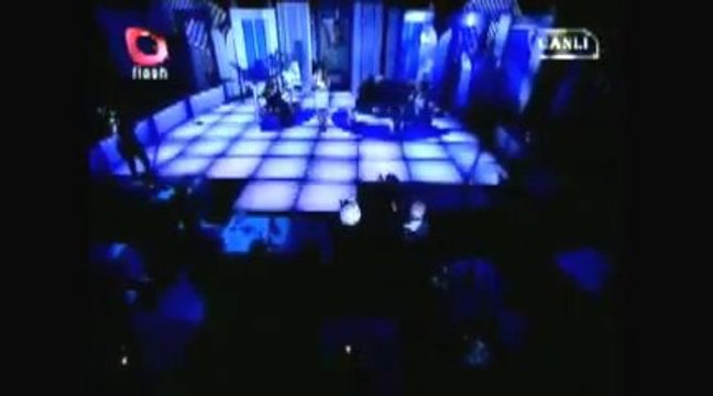 Tuğba Hatun - Annem [Güler Işık'la Türkü Vakti] [Söz Ve Müzik : TUĞBA HATUN]