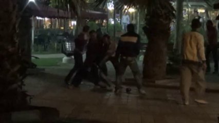 Sahilde tekme tokat dayak kamerada