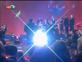 TRT YILDIZLARIN ALTINDA KORO-Bir Su İçtim Destiden