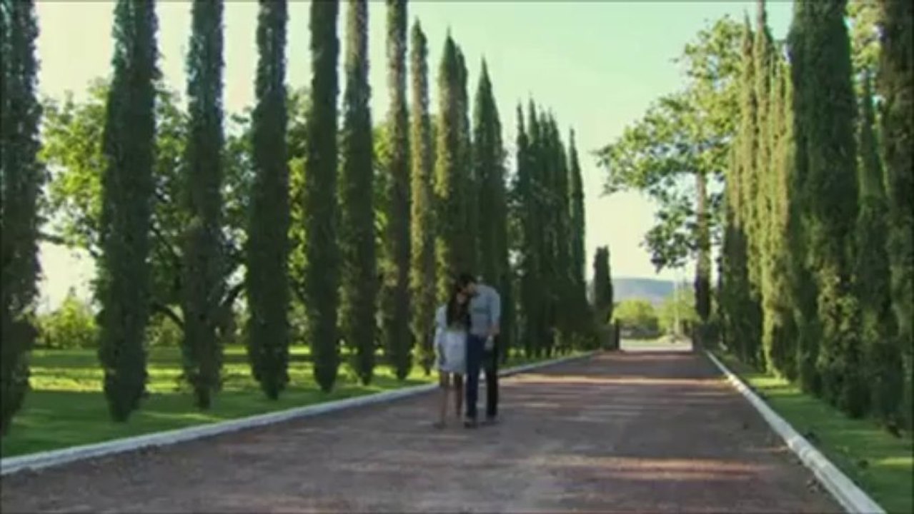 "Ahora que ya eres mi esposa, te voy a besar mucho mucho..."