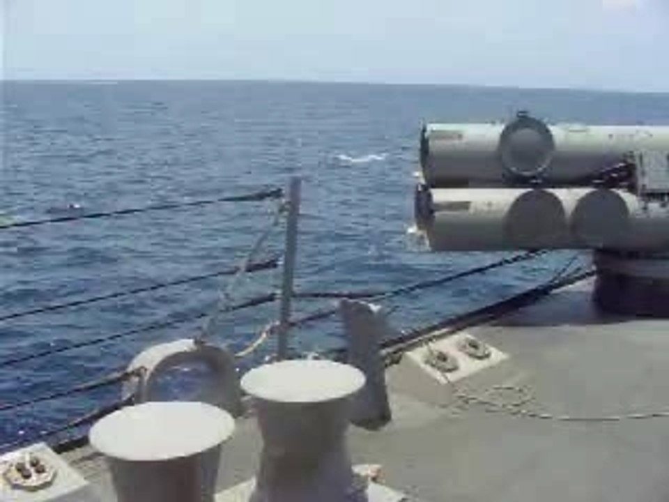 regis lance un missile