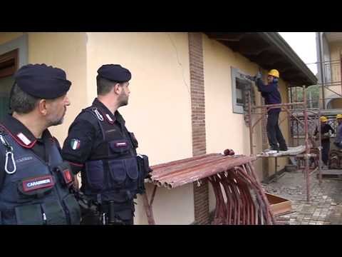 Napoli - Camaldoli, abbattuto complesso turistico del clan Polverino -2- (10.10.13)