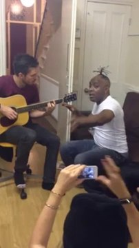 Des étudiants rencontre Coolio et reprennent avec lui Gangsta's Paradise