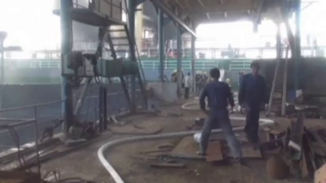 Oil tanker explodes in China