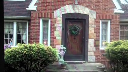 Ghost appears in window of house in Ohio - Unexplained Mysteries