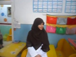 مسرحيّة حمراء حمراء الجزء الأوّل