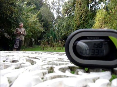 Endurance ultime, GCCSS fait 750 mètres en 3 minutes 11 secondes 69, soit 14 km h, un record mondial!!.mov