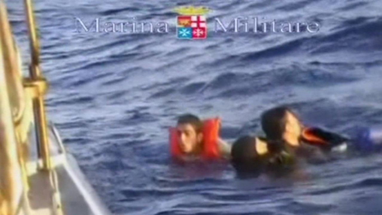 Another migrant boat sinks off Italian coast