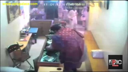 Gold Shop Robbery In Front Of Everyone