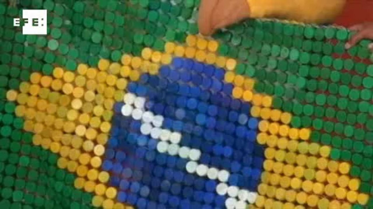 No ritmo do funk, mascote da Copa de 2014 é apresentada ao mundo