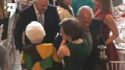 Moda americana presta homenagem à carreira de Oscar de la Renta