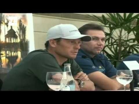 Lance Armstrong gives up anti-doping fight