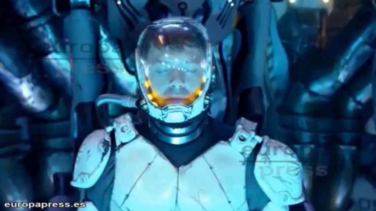 Charlie Hunnam deja su papel como Christian Grey