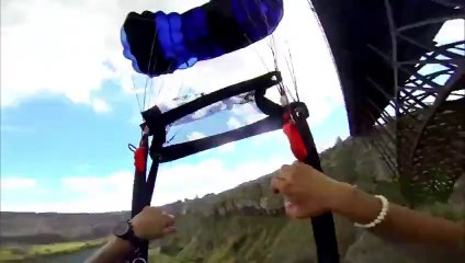 Sauter d'un pont de 100m et atterrir dans une barque!!
