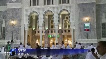 Muslim pilgrims throng Mecca for hajj