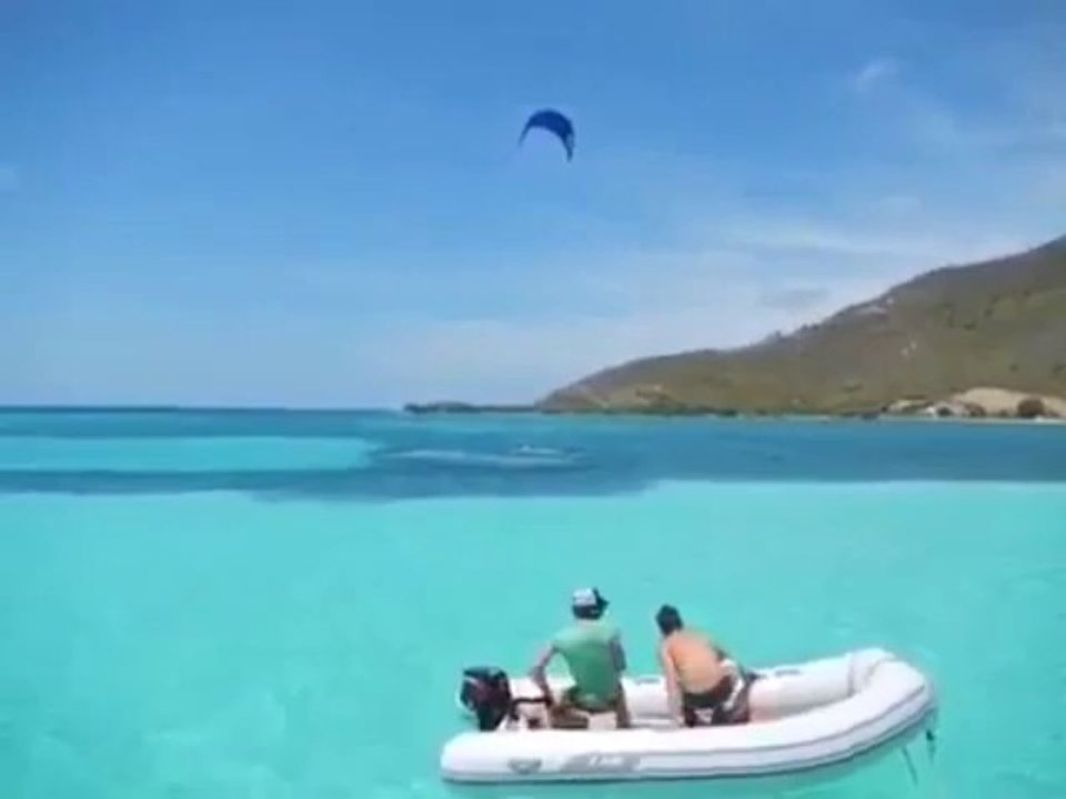 Crash d'un kite surfeur