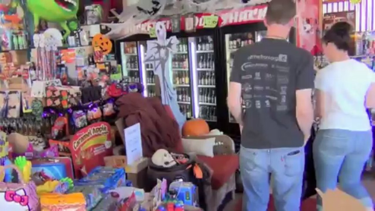 La chaise vivante: piège d'Halloween... Bonbons ou un sort?!