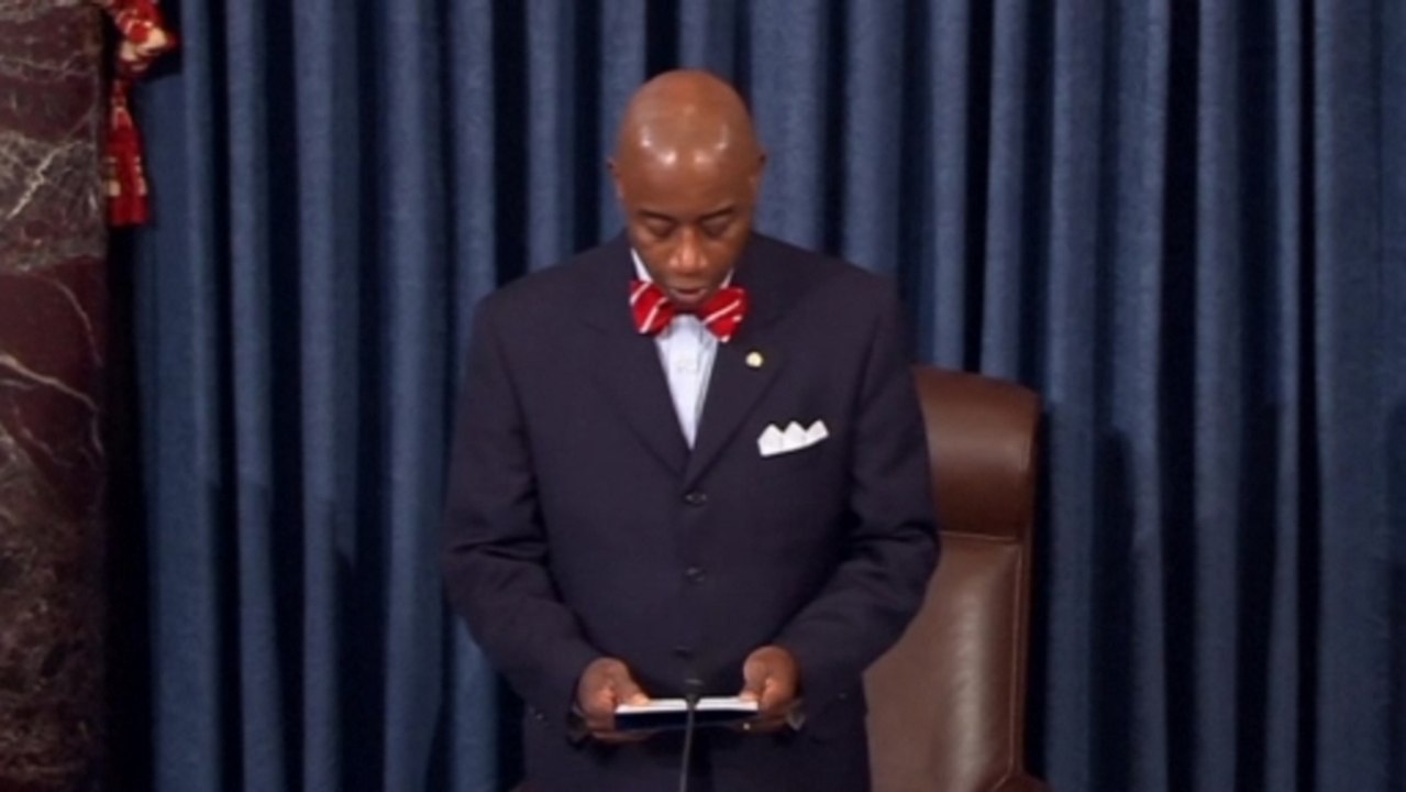 Prayers for resolution as Senate leaders hope to break fiscal impasse