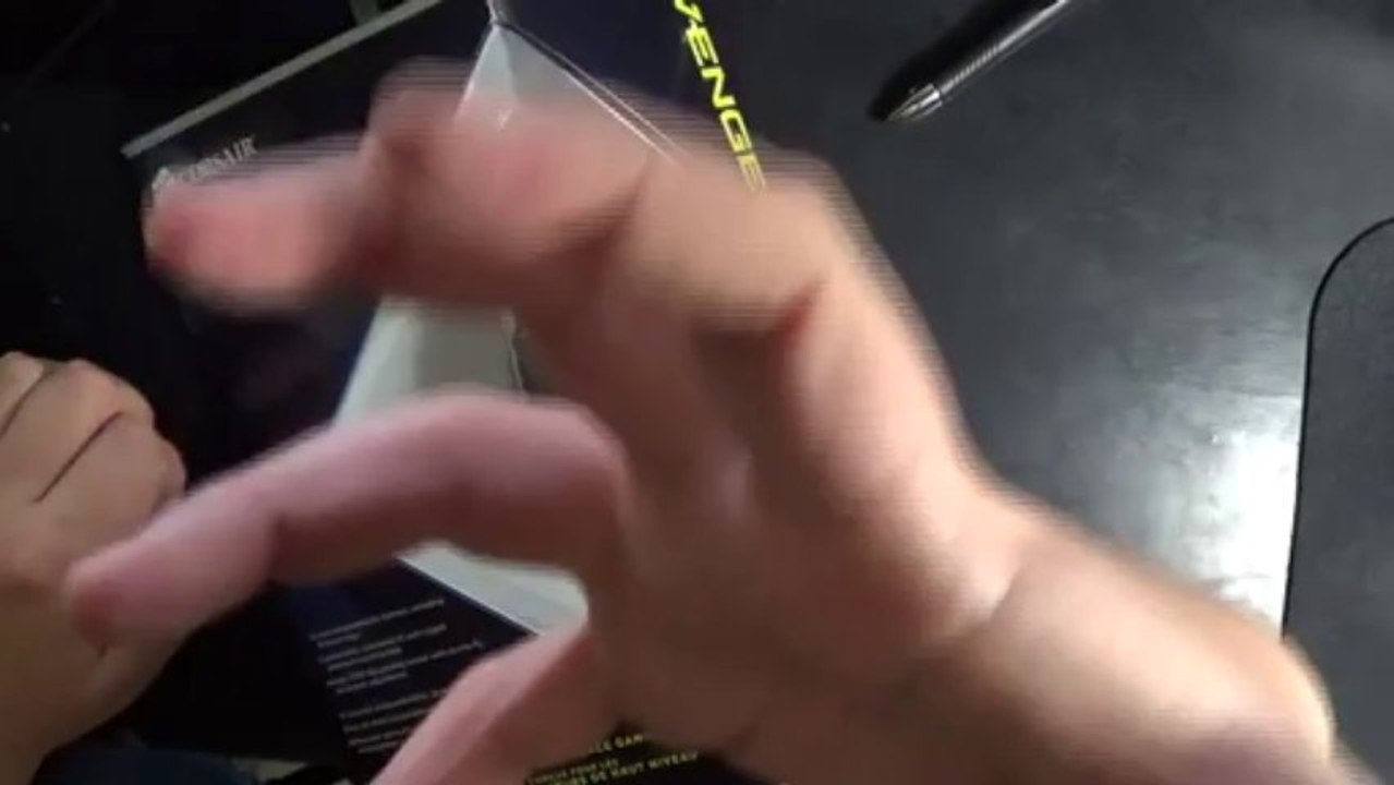 Unboxing: Mouse Corsair M90 para Gaming!