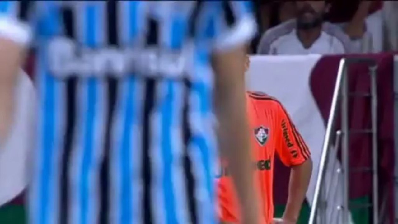 Brasileiro: Biro Biro schwalbt sich zum Platzverweis