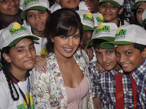 Priyanka Chopra Flaunts Her Assets