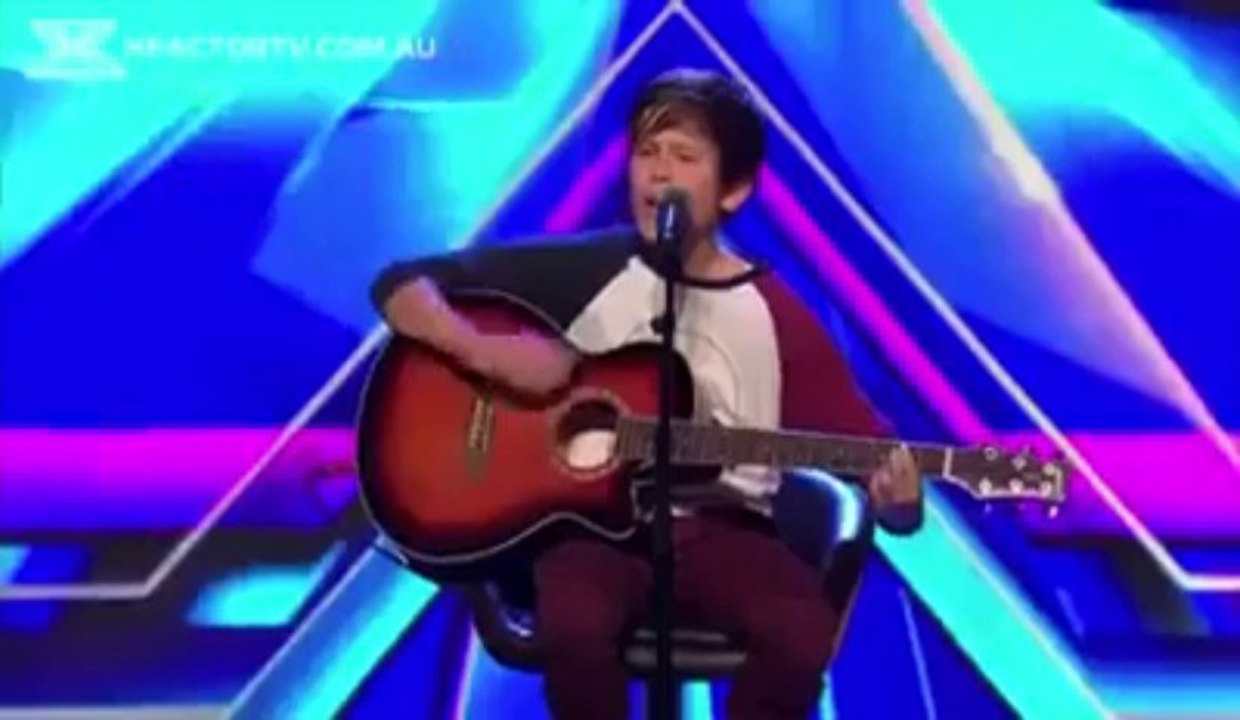 Niño de 14 años se roba el show