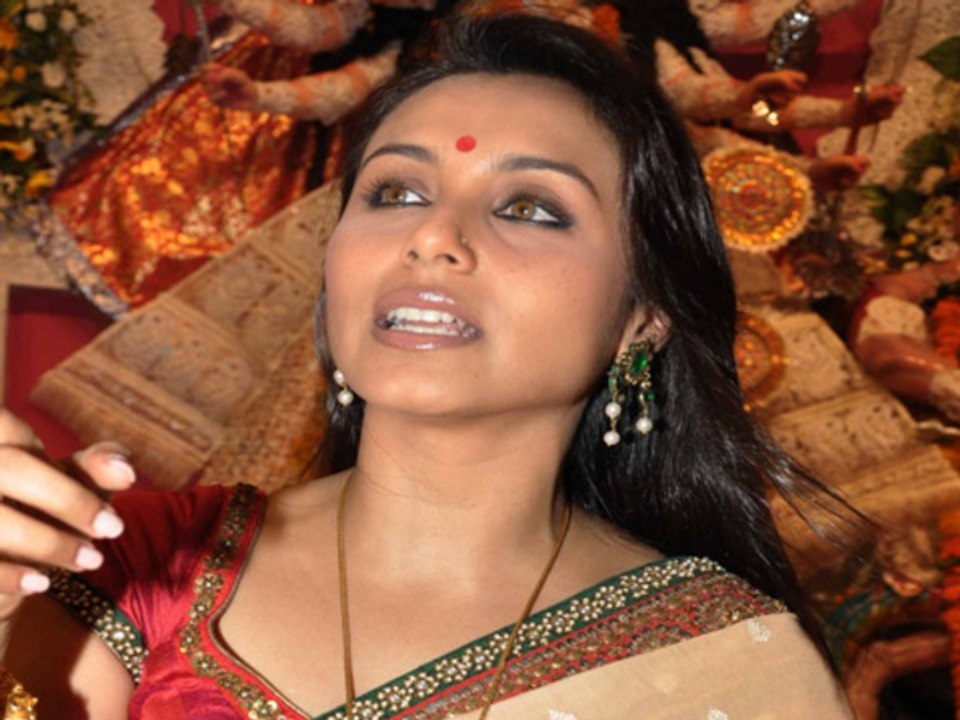 Rani Mukherjee Celebrates Durga Puja