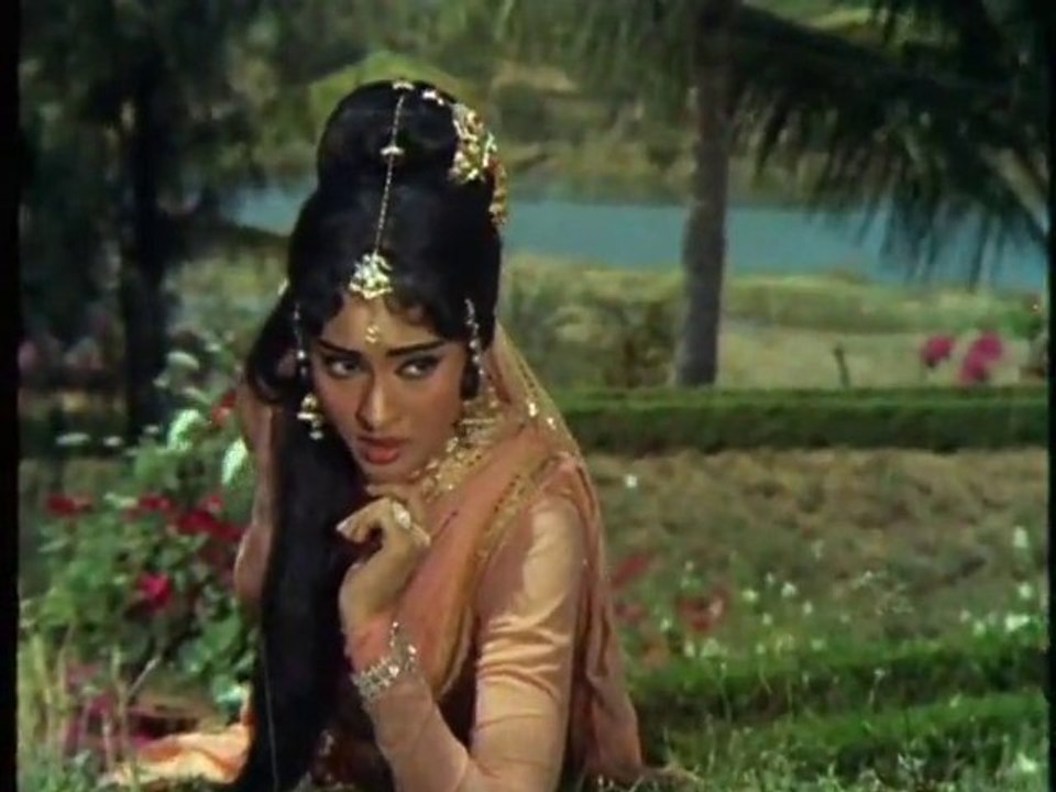Dekho Mera Dil Machal Gaya - Vyjayanthimala & Rajendra Prasad - Suraj