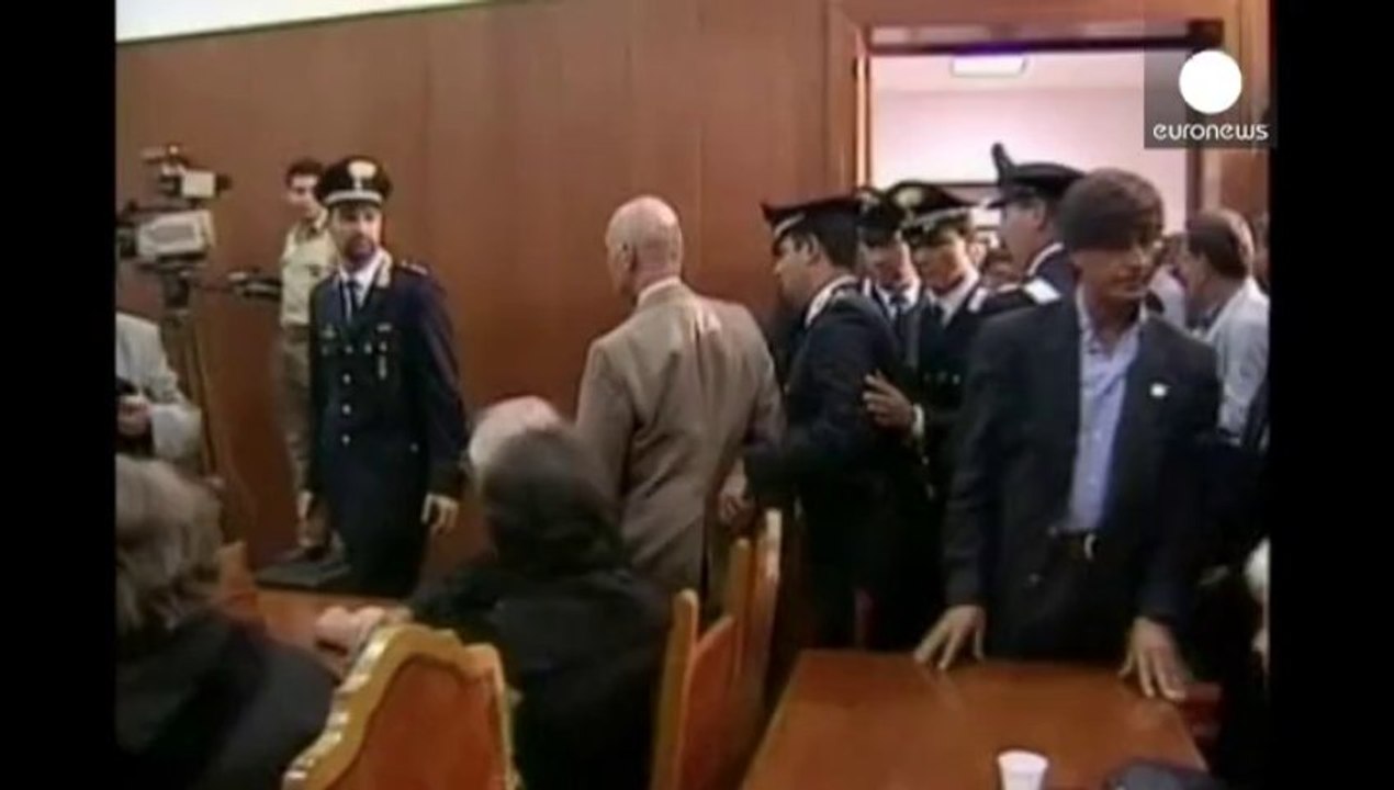 Eski Nazi subayı Erich Priebke'nin cenazesi ortada kaldı