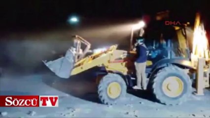 Göstericiler polisi akreple kovaladı