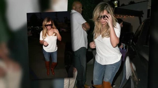 Kim Kardashian Shows Off Her Curves For a Family Dinner