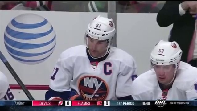 хокеар сам си го извади забот