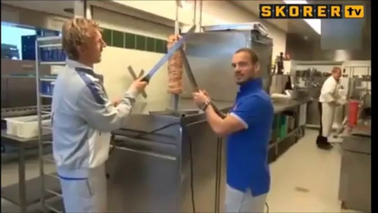 Σνάιντερ και Κάιτ ετοιμάζουν... κεμπάμπ!