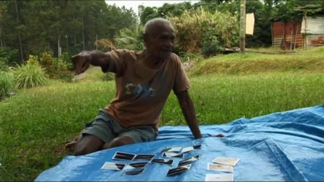 Arts du mythe : Flèche faîtière Kanak, de Frédéric Ramade