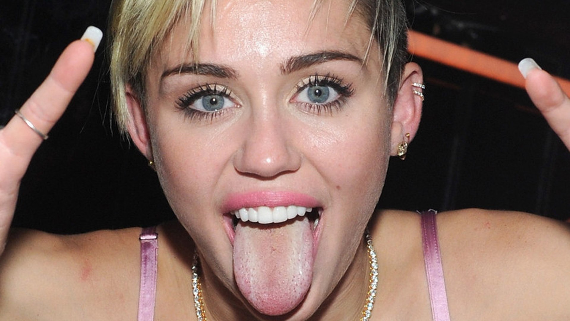 Miley Cyrus Talks Liam Hemsworth and Wrecking Ball On Ellen
