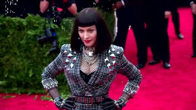Madonna Banned From Movie Theatres for Texting