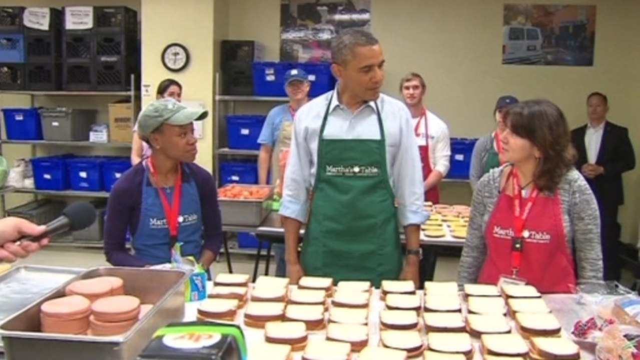 Obama uses visit to D.C. food pantry to urge Congress to end shutdown