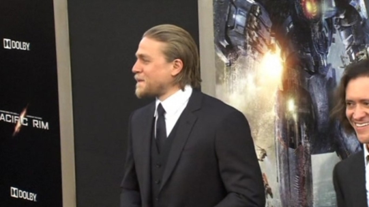 Hunnam leaves "Grey," "Gravity" earns another 44 million
