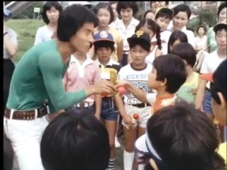 ヒーロー番組で、ケンダマしている短い半ズボンの男の子達をヒイキしてみた