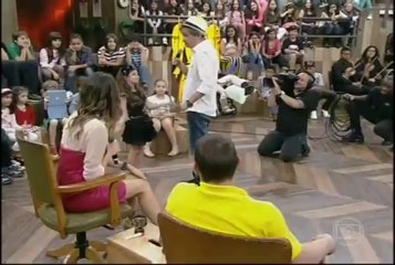 AH 1210 01 MENINA QUER SER MODELO