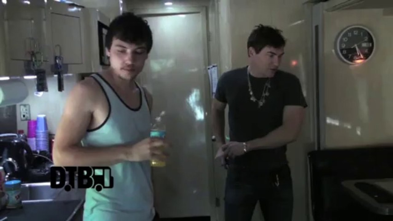 Miggs - BUS INVADERS Ep. 504