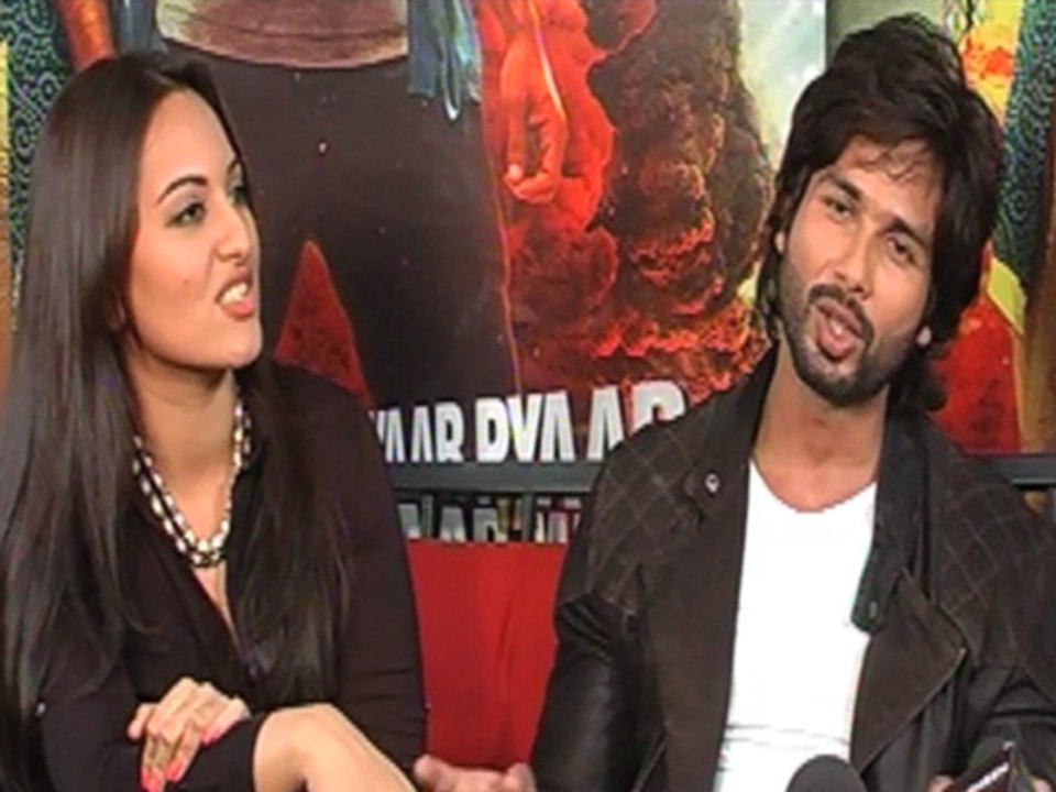 Shahid And Sonakshi Launch R Rajkumars Gandi Baat