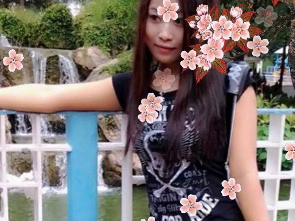 BUATKU TERSENYUM